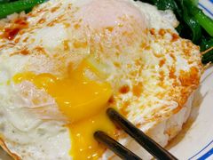 叉烧煎蛋饭-香港新发烧腊茶餐厅(水围店)