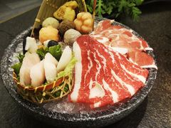 海陆拼盘-湊湊火锅·茶憩(打浦桥日月光店)