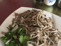 -溢心园香河肉饼总店