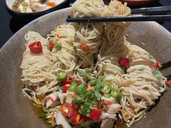 -鲜入唯煮·港式海鲜牛肉火锅(金宝街店)