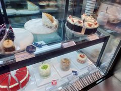 面包甜点陈列柜-黑草莓(重庆路店)