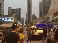 -席娜卡琳火车铁道夜市