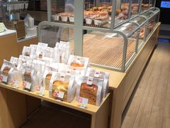 面包甜点陈列柜-好利来(东直门银座店)