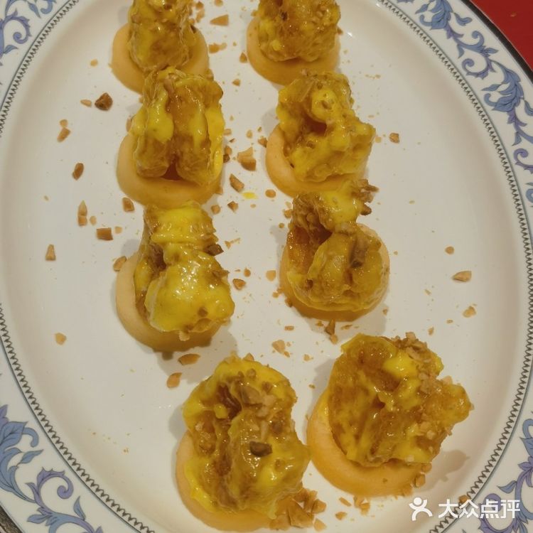 在“空中花园”里，听歌用餐[亲亲]