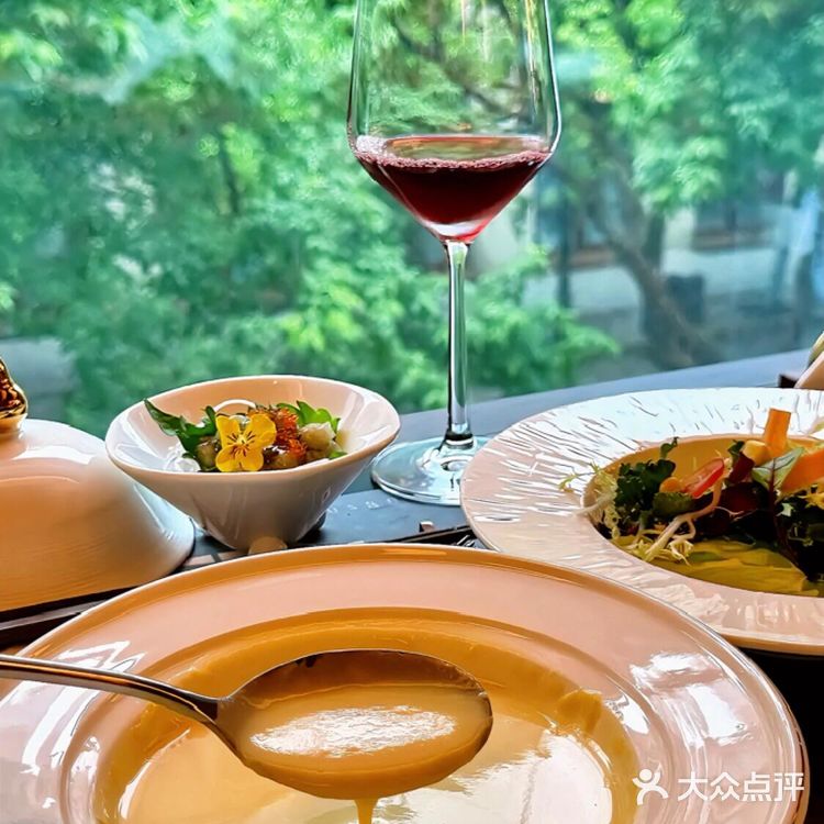 哈尔滨中央大街‖五星级自助享受,价格绝对亲民