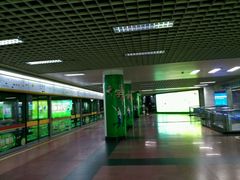-公园前(地铁站)