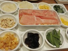 -花馬肆.云南过桥米线(汉神购物广场现场熬汤店)