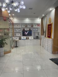 -靓芙泉专研痘痘肌