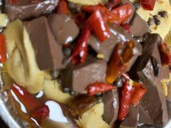 -梁老三麻辣鸡头(汝河小区店)