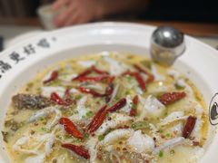 -江渔儿酸菜鱼·拔草餐厅(虎门君乐汇店)