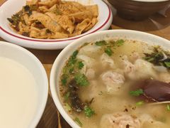 -三好食堂(煎饺·馄饨·肉饼米线·盛世广场店)