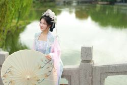 -一揽芳华汉服旗袍体验馆(拙政园店)