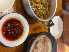 -爆炸头阿姨小四川正宗川味小吃(无任何分店)