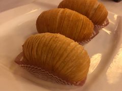 金牌榴莲酥-唐宫海鲜舫