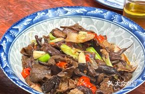 Wild Mountain Mushroom with Pork Belly