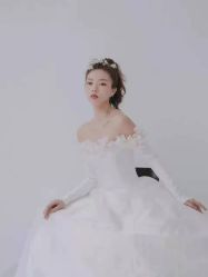 -Renee芮亦婚纱(原丽莎)