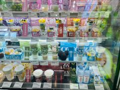 零售区-Blueglass酸奶(财富购物中心店)