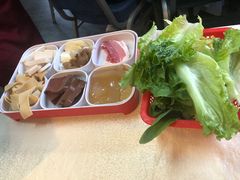 -猪三哥肥肠鸡川菜小炒