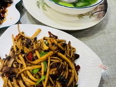 -鲜榨果汁·啤酒鱼(环岛河店)