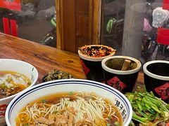 -矮子粉店1985·长沙米粉(湘春路店)