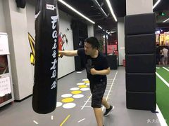 -Freedom Fitness私教健身俱乐部(徐虹北路店)