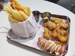 -露露家咖啡店