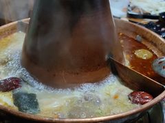 -果松木炭酸菜铜火锅·外婆参鸡汤