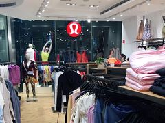-lululemon(上海浦东IFC店)