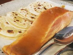 烟熏三文鱼配烤饺子皮及芥末籽酱-BOR Eatery(安福路店)