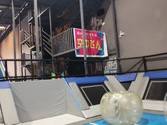 -超时空蹦床团建·VR潮玩运动娱乐·生日派对游乐园(金桥店)