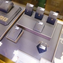 -珂兰钻石(美美2购物中心店)