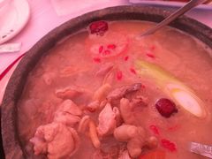 -鲁朗纳麦石锅鸡庄园