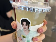 生椰白柚-Yee3·三号椰(上海中山公园龙之梦店)