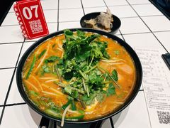 招牌炸酱小锅米线-肥汁米蘭香港米线(长宁来福士店)