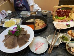 -热火朝天鲜切牛肉火锅(南强街巷店)