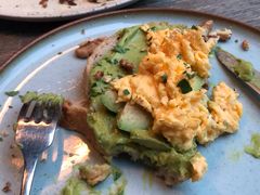 牛油果煮蛋吐司-RAC BAR(安福路店)