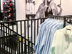 -百年港湾奥特莱斯(香炉礁店)