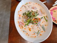 -Chom Cafe and Restaurant