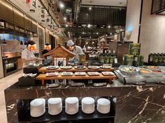 -广州万富希尔顿酒店·感趣自助餐厅·金秋蟹宴生蚝海鲜刺身