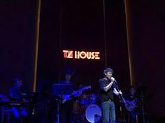 -TZ House音乐现场(来福士中心店)
