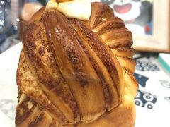 -VERIE BAKEHOUSE