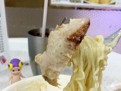 猪颈肉芝士捞公仔面-新记餐厅(香槟大厦店)