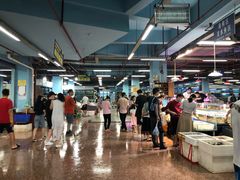 -渔人湾码头海鲜市场负二楼