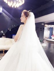 -艾米丽婚纱礼服