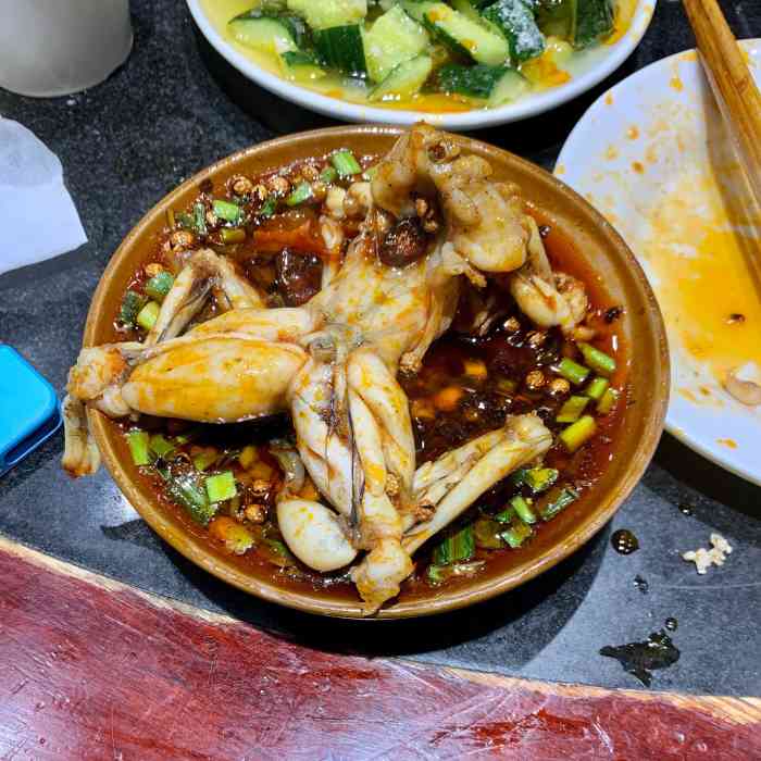 百盛怪味鱼-"石油路路上开得久的一家店店,人气比较高.