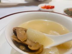 招牌松茸清汤底-洋房火锅(新天地店)