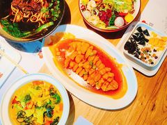 酸辣无骨鱼-米兰西点(顺城区政府店)