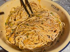 -鹤江桥·红油牛肉粉(SKP店)