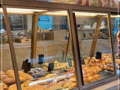 面包甜点陈列柜-Dough&Joe团憩(瑞虹天地月亮湾店)