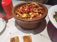 -阿瓦山寨·湘菜现炒·剁椒鱼头王(咸阳总店)